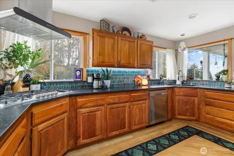 2011 Sandusky Road Oak Harbor WA 98277
