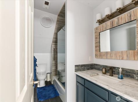 2011 Sandusky Road Oak Harbor WA 98277
