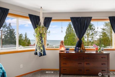 2011 Sandusky Road Oak Harbor WA 98277
