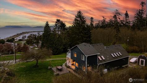 2011 Sandusky Road Oak Harbor WA 98277