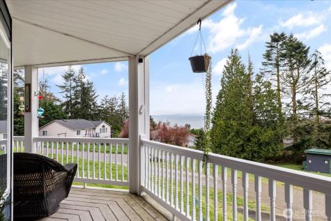 2011 Sandusky Road Oak Harbor WA 98277