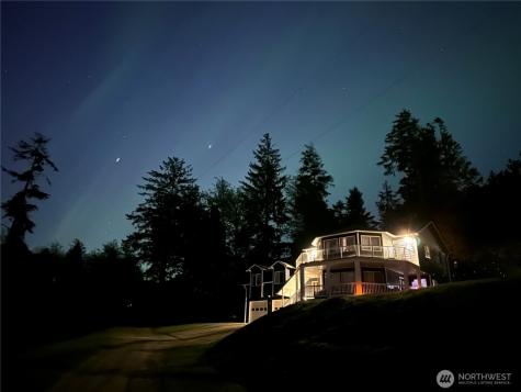 2011 Sandusky Road Oak Harbor WA 98277