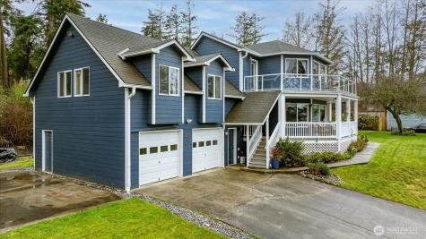 2011 Sandusky Road Oak Harbor WA 98277