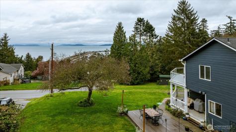 2011 Sandusky Road Oak Harbor WA 98277
