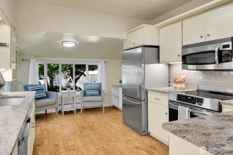 5521 34th Avenue NE Seattle WA 98105