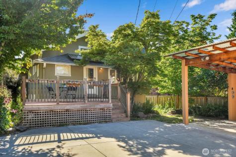 5521 34th Avenue NE Seattle WA 98105