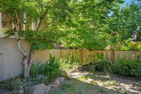 5521 34th Avenue NE Seattle WA 98105
