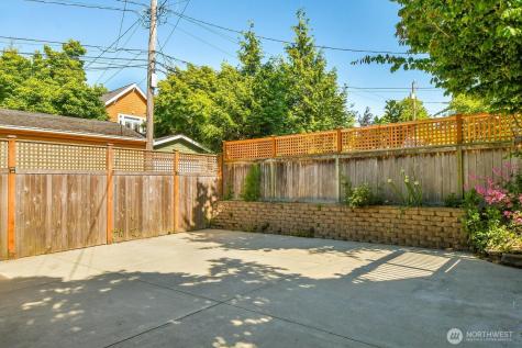5521 34th Avenue NE Seattle WA 98105