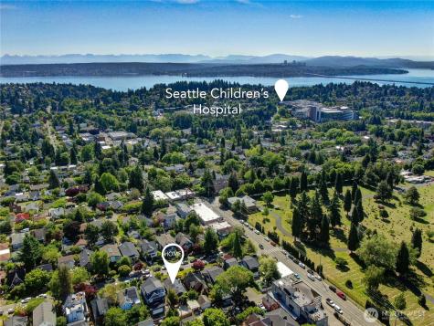 5521 34th Avenue NE Seattle WA 98105