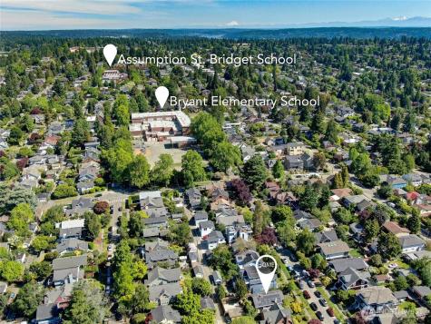 5521 34th Avenue NE Seattle WA 98105
