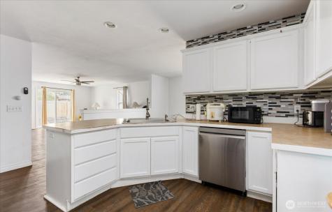 1853 SW Olive Street Oak Harbor WA 98277