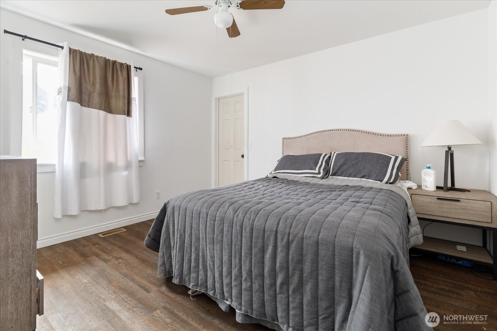1853 SW Olive Street Oak Harbor WA 98277