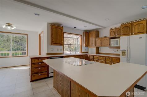 34009 Territory Road Oysterville WA 98641