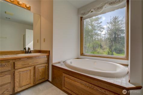 34009 Territory Road Oysterville WA 98641