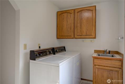 34009 Territory Road Oysterville WA 98641