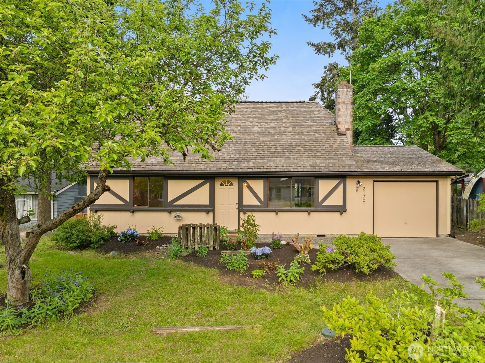 21701 53rd Avenue W Mountlake Terrace WA 98043