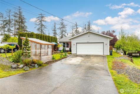 942 Walker Avenue Oak Harbor WA 98277