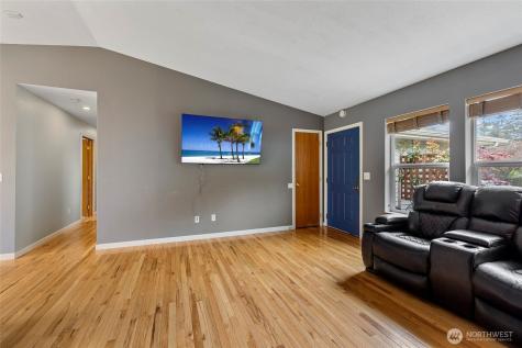 942 Walker Avenue Oak Harbor WA 98277