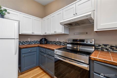 942 Walker Avenue Oak Harbor WA 98277