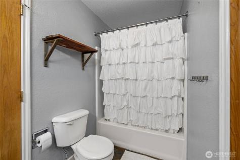 942 Walker Avenue Oak Harbor WA 98277