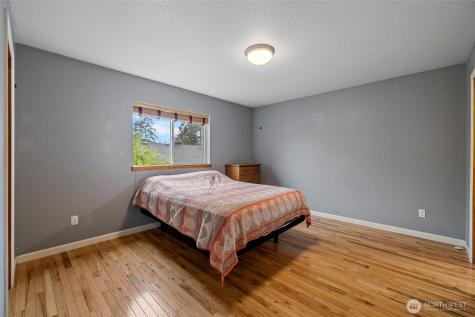 942 Walker Avenue Oak Harbor WA 98277