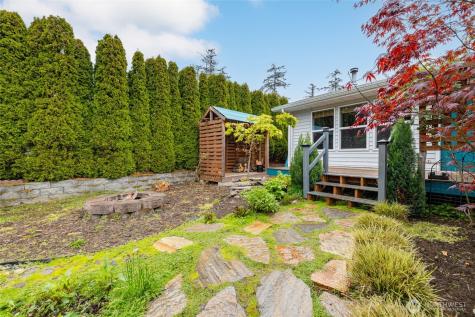 942 Walker Avenue Oak Harbor WA 98277