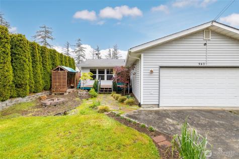 942 Walker Avenue Oak Harbor WA 98277