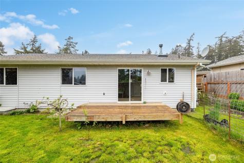 942 Walker Avenue Oak Harbor WA 98277