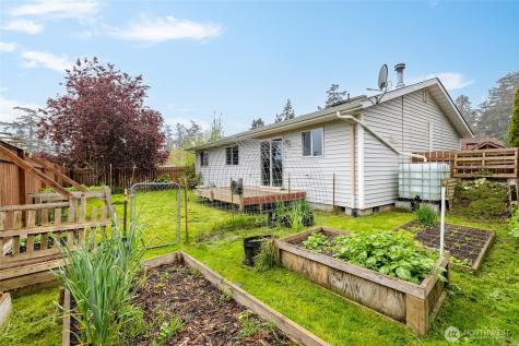942 Walker Avenue Oak Harbor WA 98277