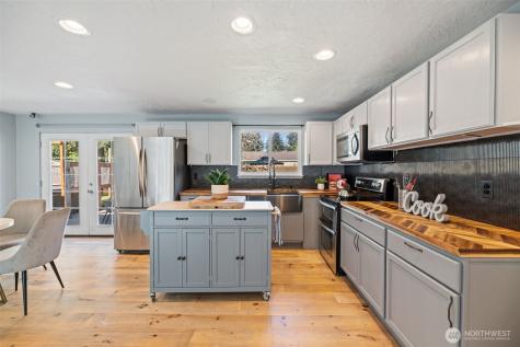 16020 70th Avenue E Puyallup WA 98375
