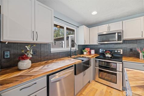 16020 70th Avenue E Puyallup WA 98375