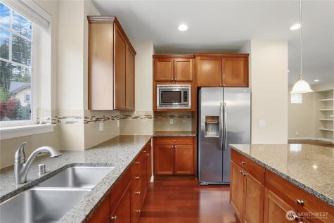 10248 242nd Avenue NE Redmond WA 98053