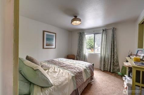 1312 303rd Place Ocean Park WA 98640