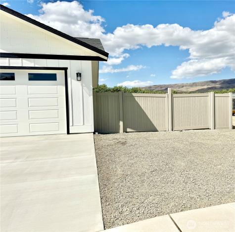 2575 1st Street SE East Wenatchee WA 98802