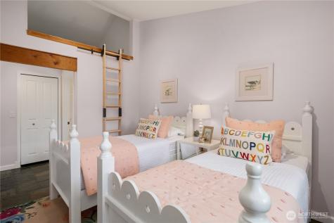 6819 SE 32 Street Mercer Island WA 98040