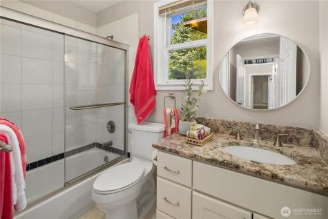 6819 SE 32 Street Mercer Island WA 98040