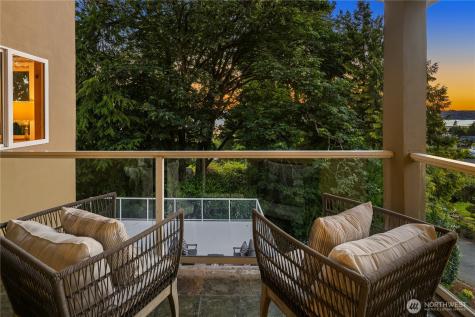 6819 SE 32 Street Mercer Island WA 98040