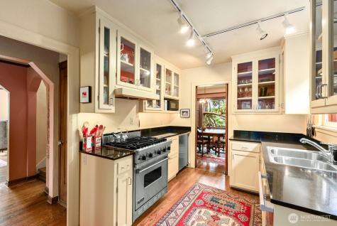 1226 25th Avenue E Seattle WA 98112