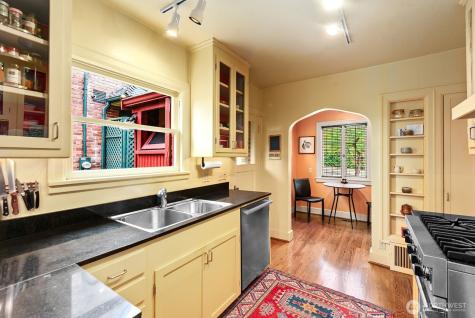1226 25th Avenue E Seattle WA 98112