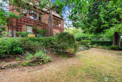 1226 25th Avenue E Seattle WA 98112