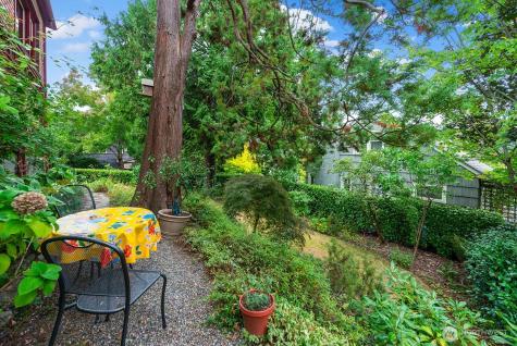 1226 25th Avenue E Seattle WA 98112
