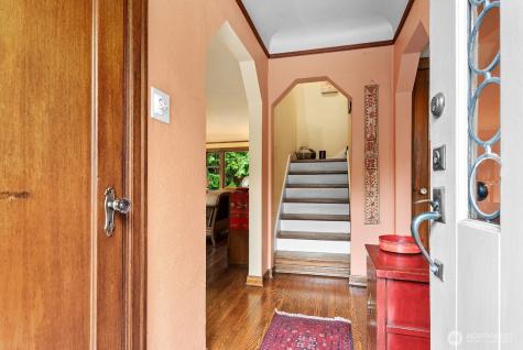 1226 25th Avenue E Seattle WA 98112