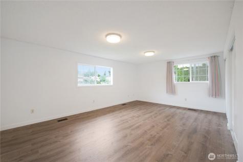 2725 124th Avenue Ct E Edgewood WA 98372