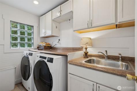 15715 249 Avenue SE Issaquah WA 98027