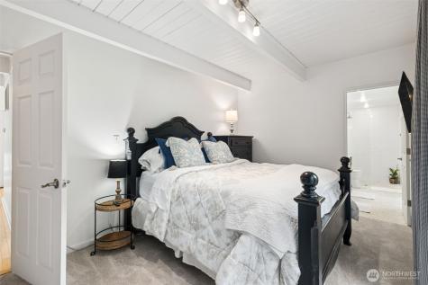 15715 249 Avenue SE Issaquah WA 98027