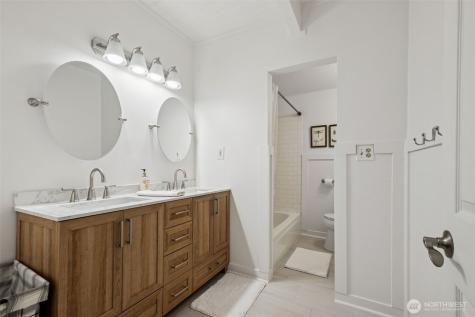 15715 249 Avenue SE Issaquah WA 98027