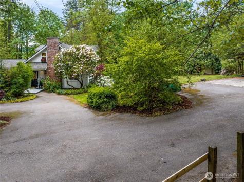 15715 249 Avenue SE Issaquah WA 98027