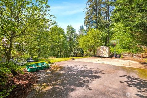 15715 249 Avenue SE Issaquah WA 98027