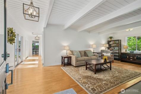 15715 249 Avenue SE Issaquah WA 98027
