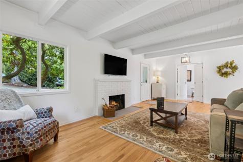 15715 249 Avenue SE Issaquah WA 98027